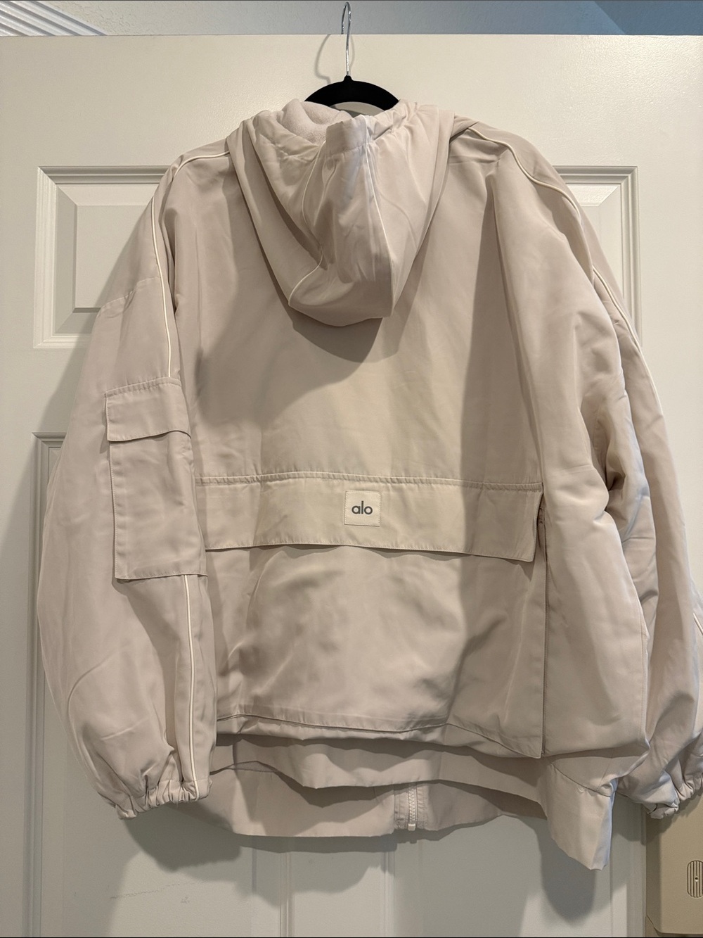 ALO Yoga Cream Lightweight Hooded Jacket - Picture 3 of 4